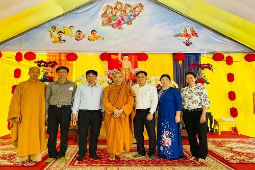 Đoàn lãnh đạo UBND tỉnh Đồng Nai chúc mừng Phật Đản Chư Tăng Ni Tổ Đình Quan Âm Tu Viện